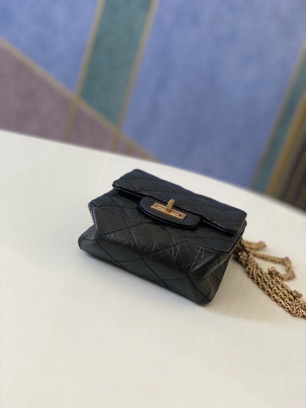 Handbag Chanel AS1326 size 17 13.5 5.5 cm