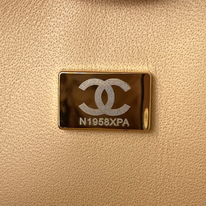 Handbag Chanel A01112 size 15.5x25.5x6.5 cm