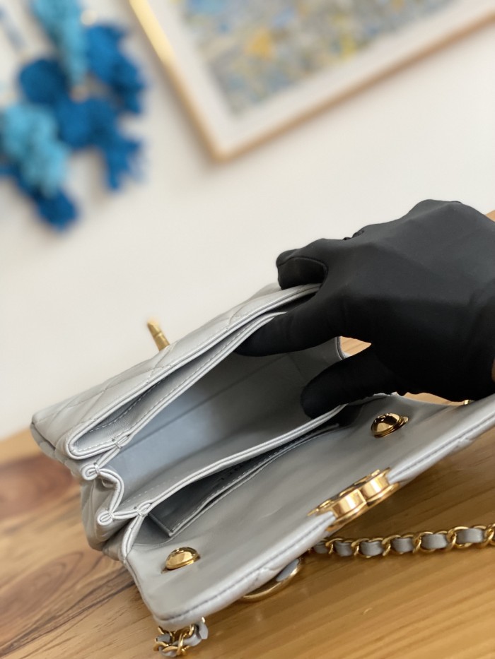 Handbag Chanel 3365 size 17X11.5X8.5 Cm