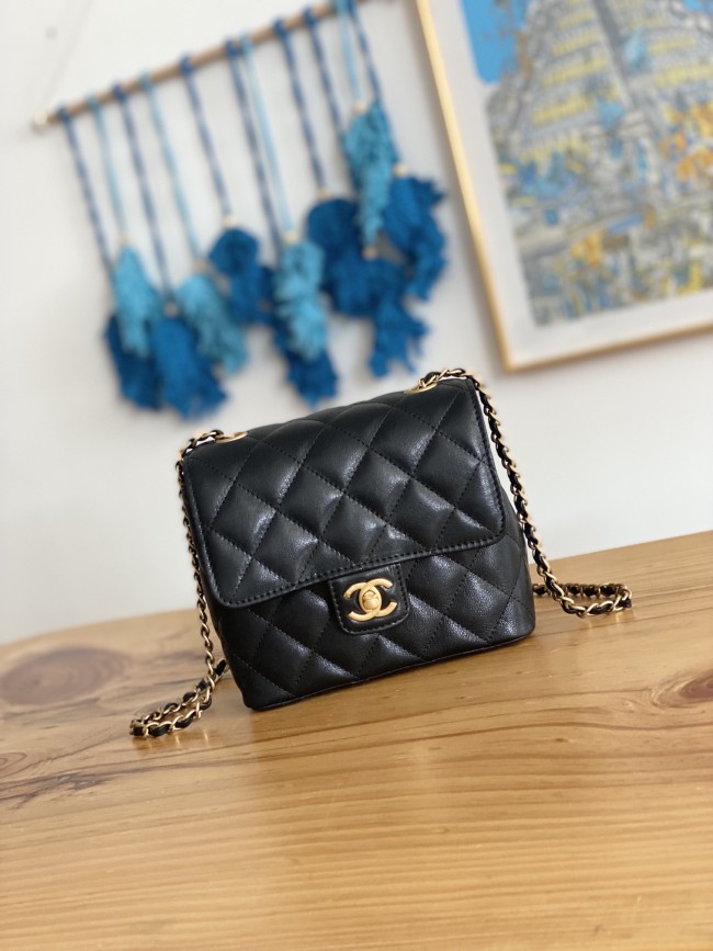 Handbag Chanel 3648 size 17 14.5 7.5 cm