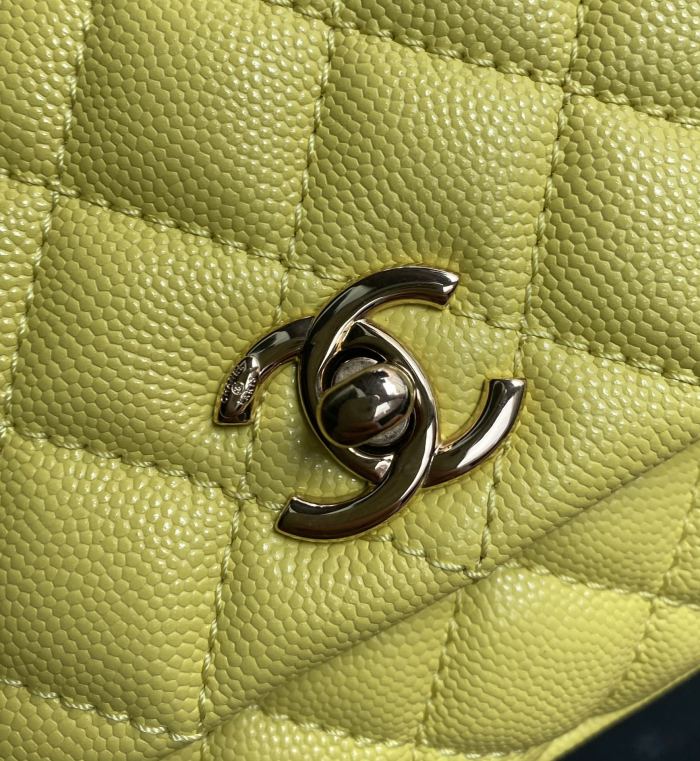 Handbag Chanel AS2215 size 𝟏𝟑*𝟏𝟗*𝟗 𝑐𝑚