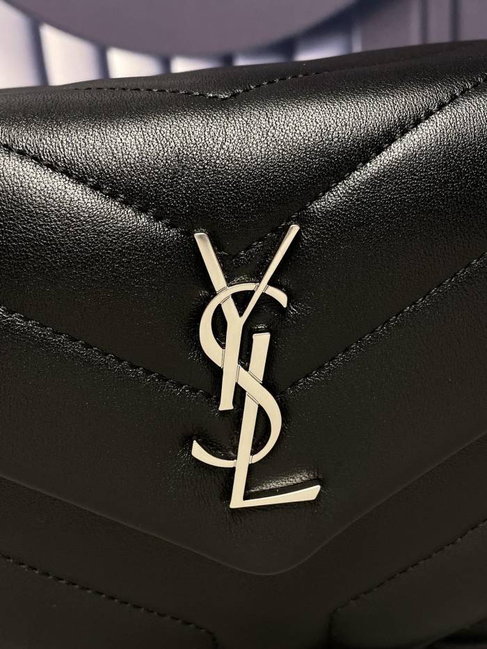 Handbags SAINT LAURENT 467072 size 20X14X7 cm