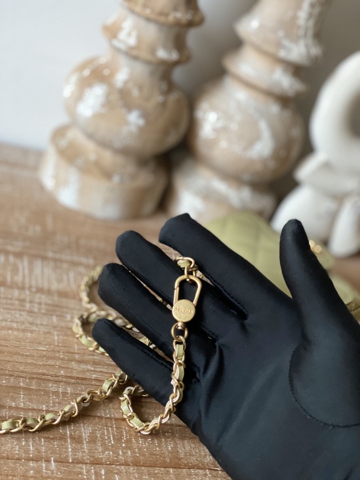 Handbag Chanel 81227 size 11 cm