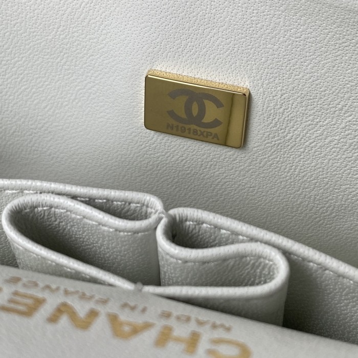 Handbag Chanel A01113 size 23 cm