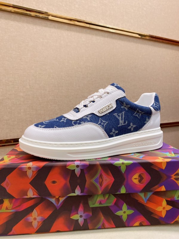 Louis Vuitton Low Top sneaker 108