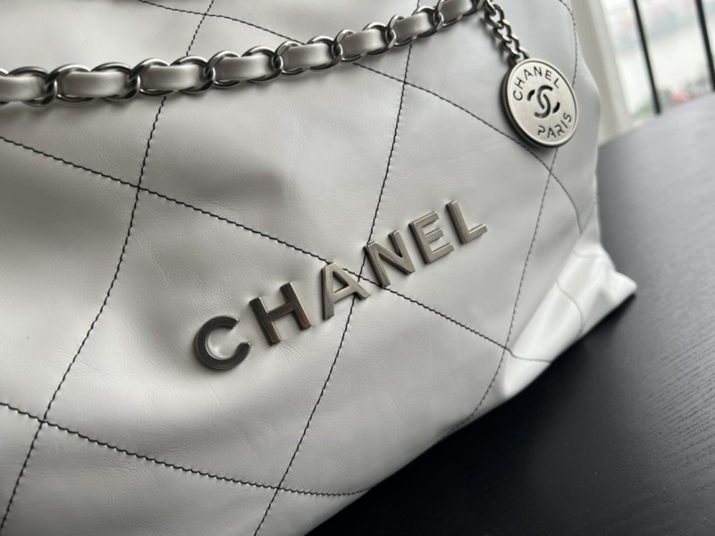 Handbag Chanel size 39cmx42cmx8 cm