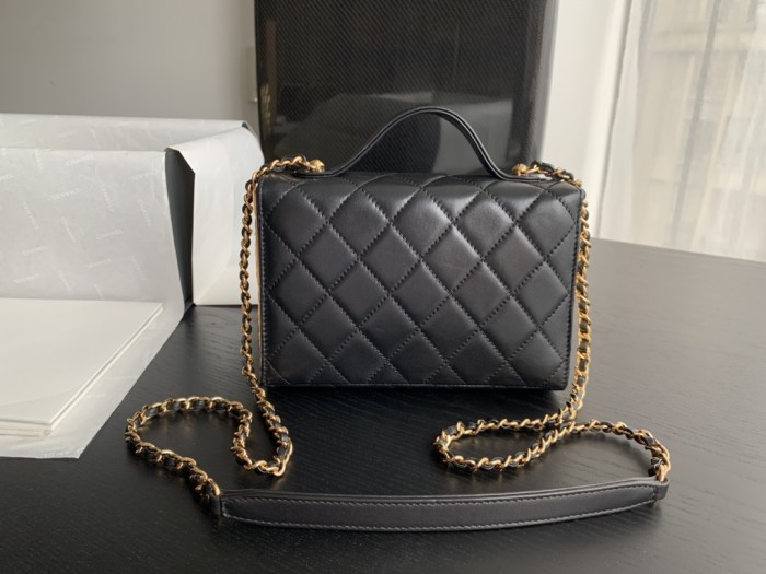 Handbag Chanel 2796 size 18cmx17.5cmx7 cm