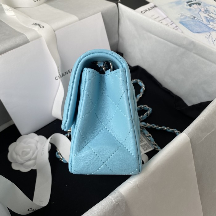 Handbag Chanel size 20 cm