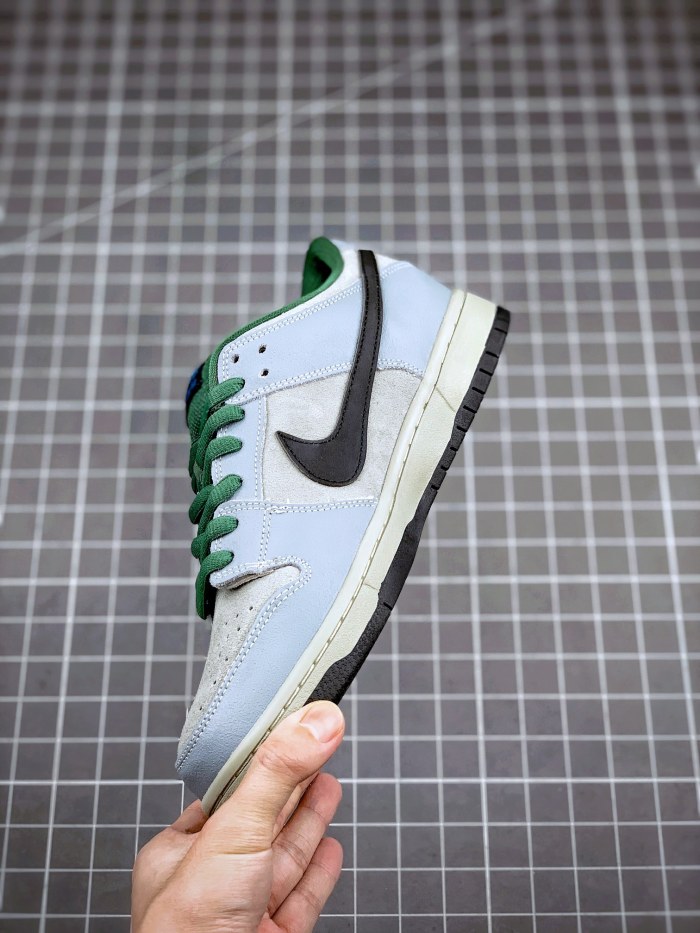 Nike Dunk SB Low Maple Leaf Central Park