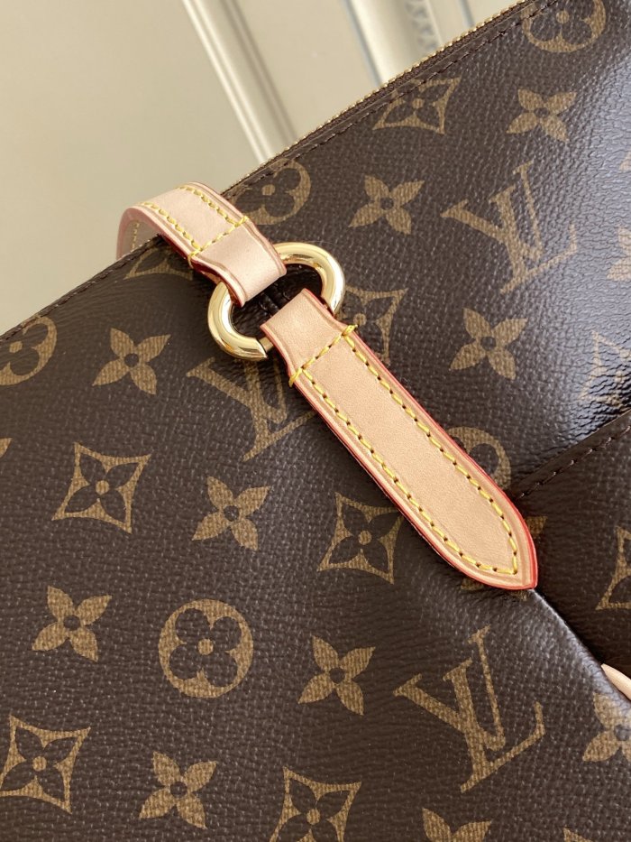 Handbag Louis Vuitton M56689 size 43x30x7 cm