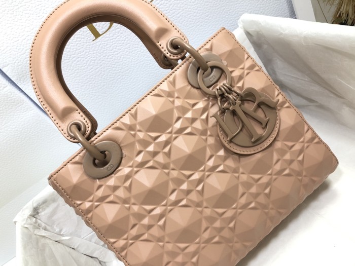 Handbag Dior M0538 size 20*16.5*8 cm