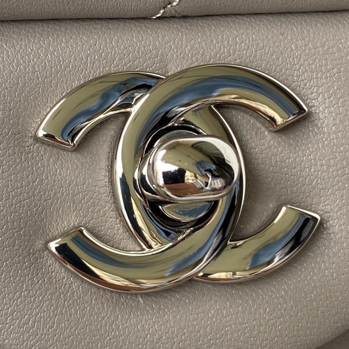 Handbag Chanel size 20 cm