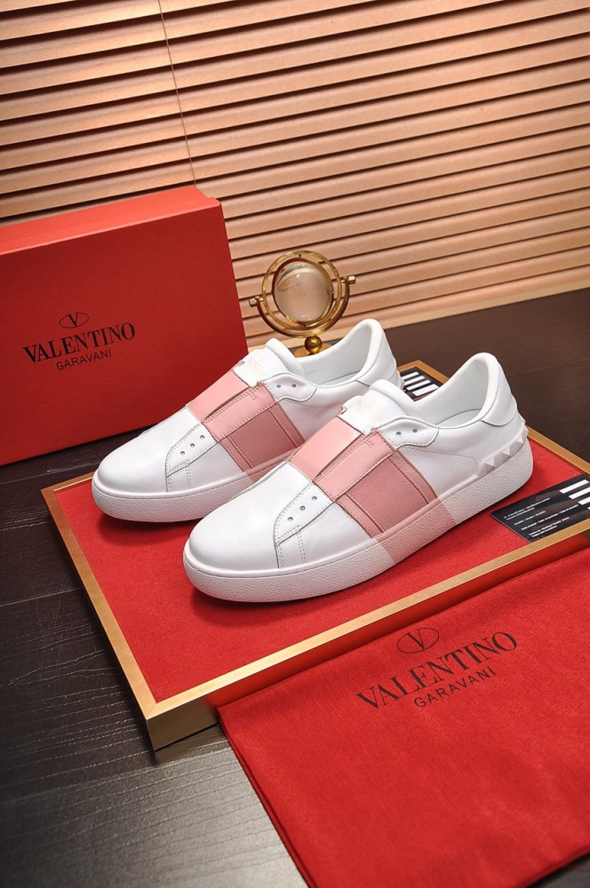 Valentino Garavani Rockstud Untitled calfskin sneaker 18