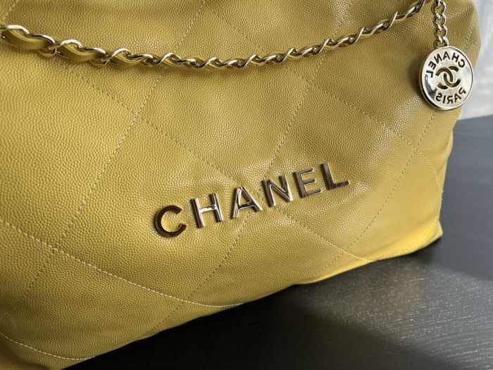 Handbag Chanel size 39cmx42cmx8 cm