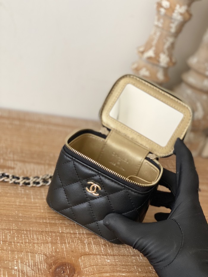 Handbag Chanel 81241 size 10.5 8.5 7 cm