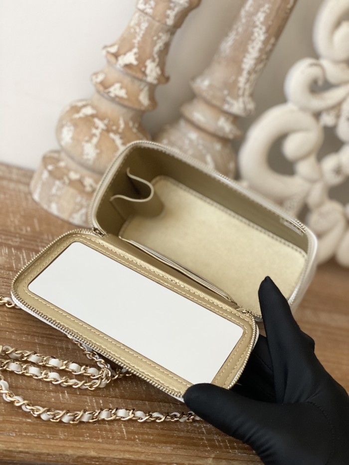 Handbag Chanel 81242 size 17 cm