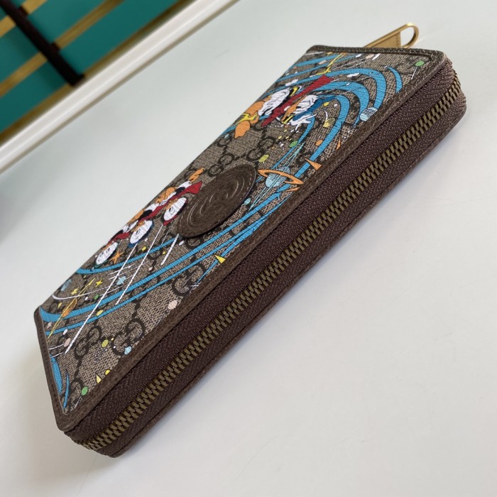 Handbag Gucci 647940 size 19*10.5*2.5 cm