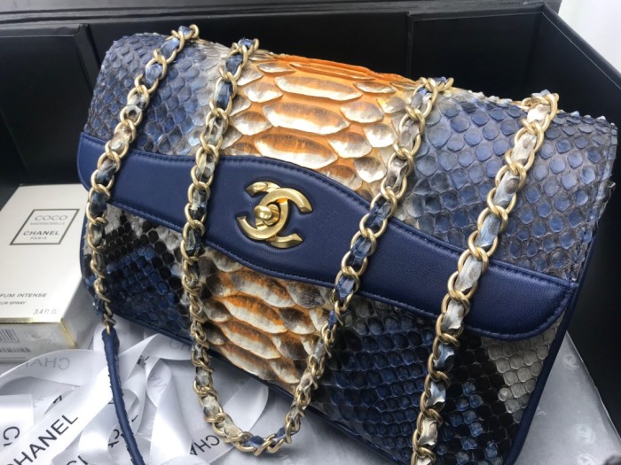 Handbag Chanel size 24.5cm*15.5cm*8.5 cm