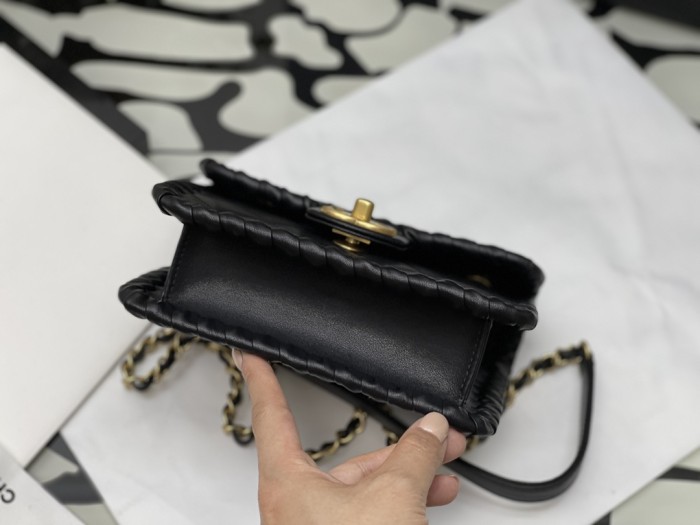 Handbag Chanel size 15*19*6* cm