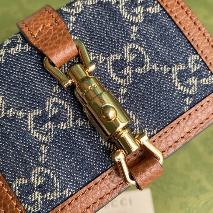 Handbag Gucci 645536 size 11× 8.5x 3 cm