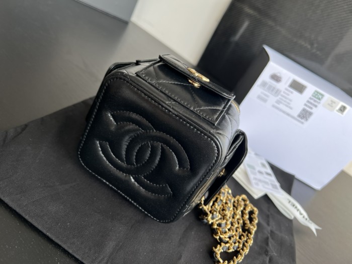 Handbag Chanel AP3016 size 11cmx11cmx11 cm