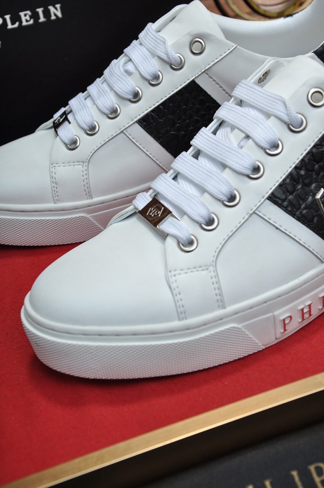 Philipp Plein Low Top Sneakers 1