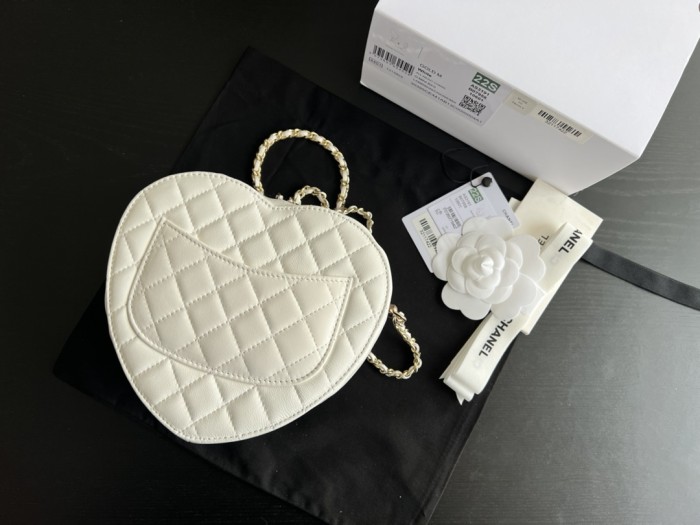 Handbag Chanel size 18cmx17cmx5 cm