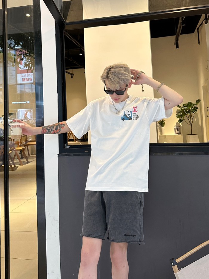 Clothes Louis Vuitton 451