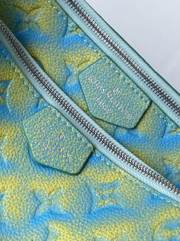 Handbag Louis Vuitton M46180 size 24 x 13.5 x 4 cm