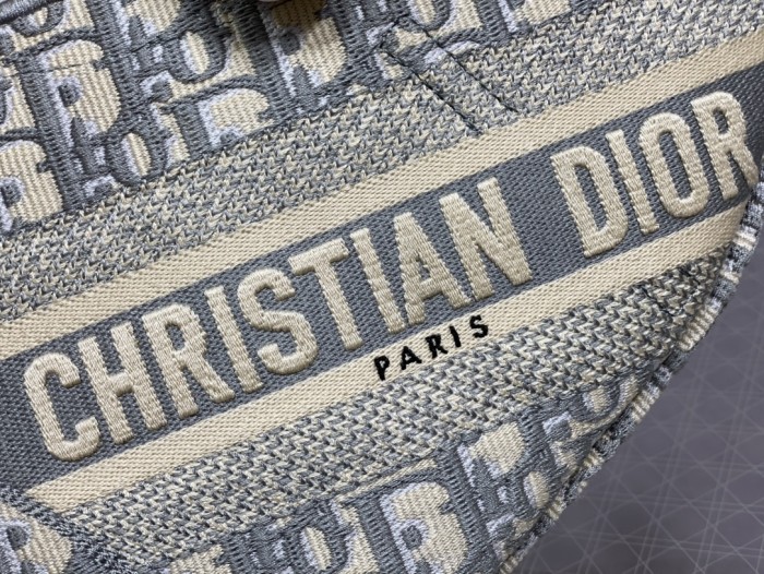 Handbag Dior size 25 cm