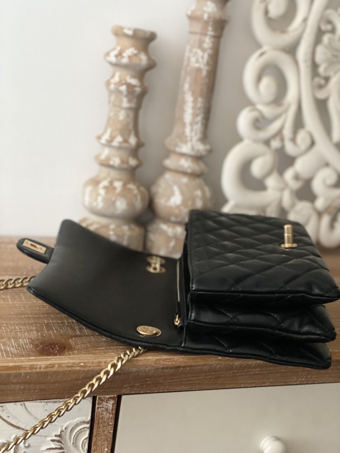 Handbag Chanel AS3609 size 16x25x10 cm