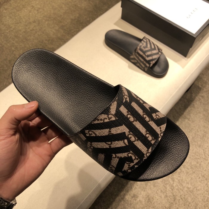 Gucci Slippers 39