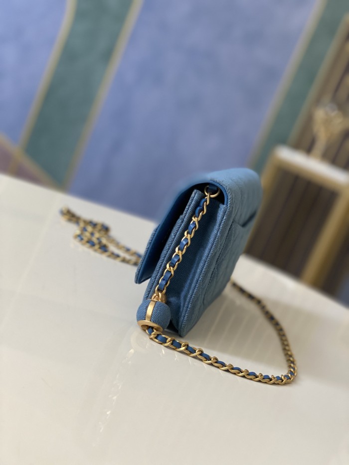 Handbag Chanel 81174 size 19*12*3.5 cm