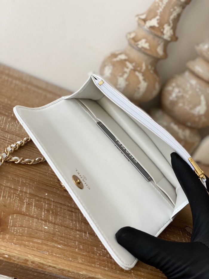 Handbag Chanel 81238 size 16 cm