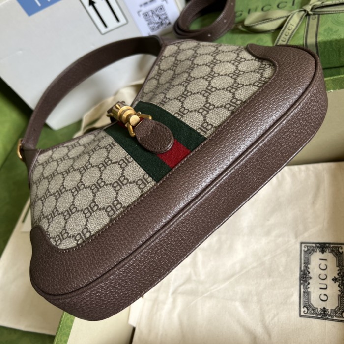 Handbag Gucci 680118 size 28*19*4.5 cm