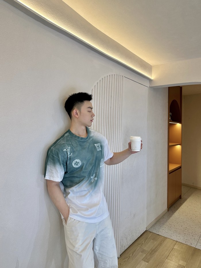 Clothes Louis Vuitton 353