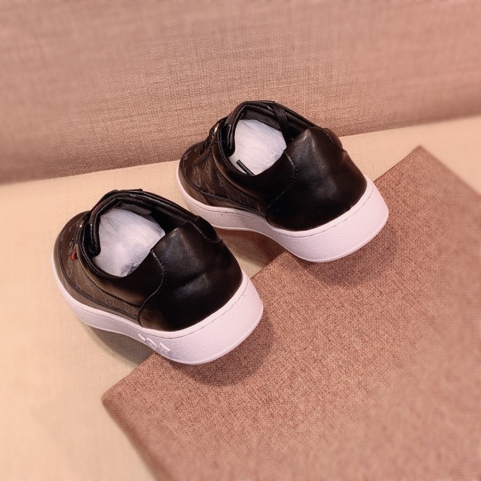 Louis Vuitton Low Top sneaker 85