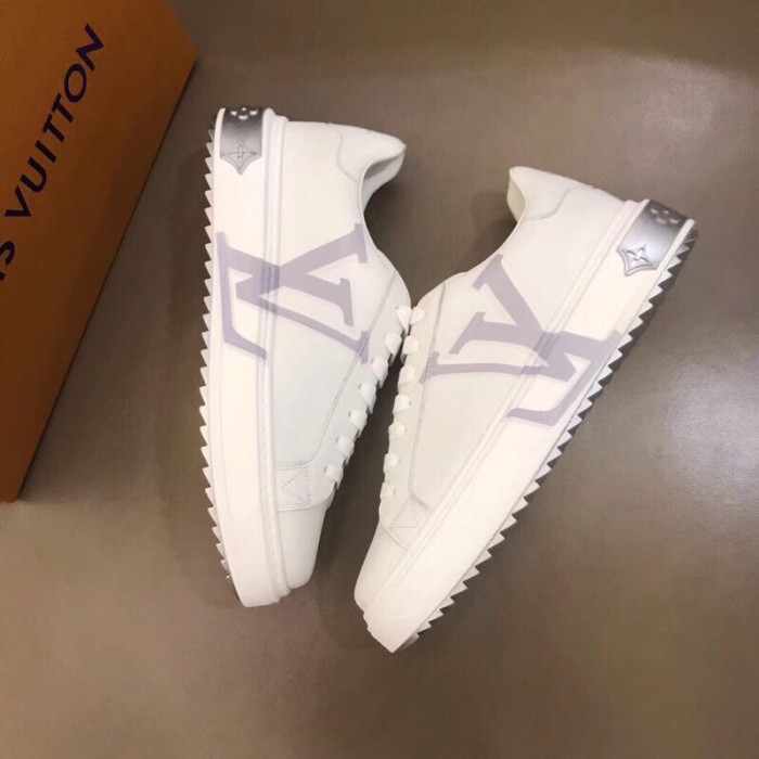 Louis Vuitton Low Top sneaker 22
