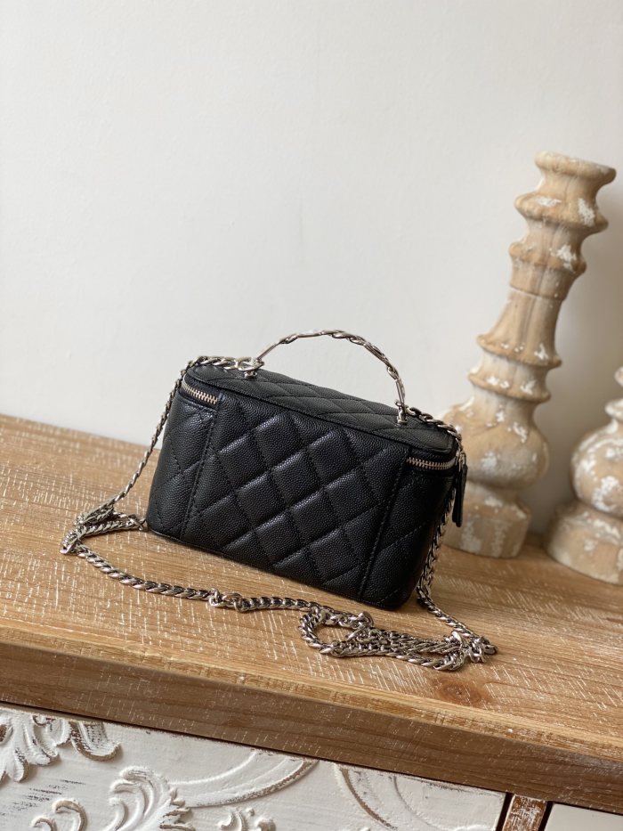 Handbag Chanel 81199 size 17 cm