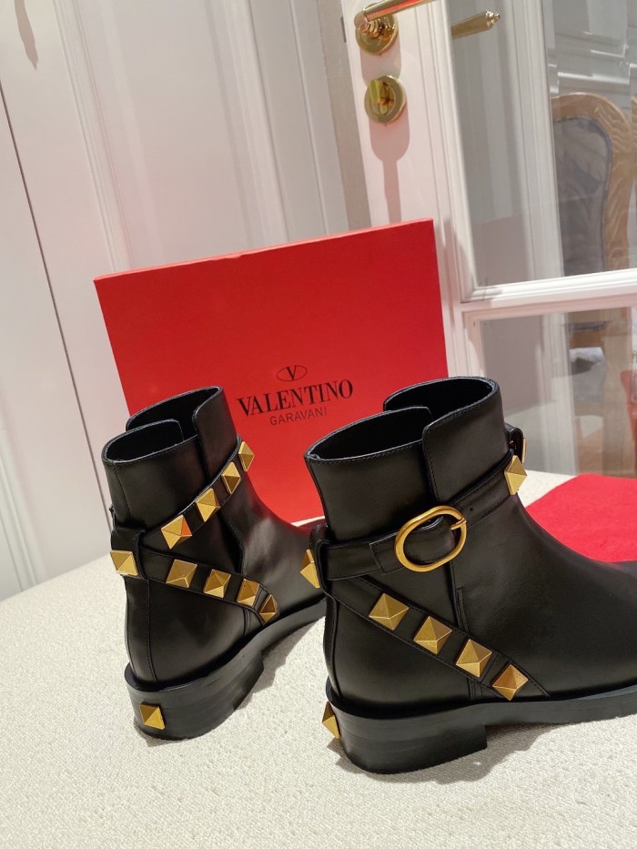 VALENTINO GARAVANI Roman Stud WOMEN 23