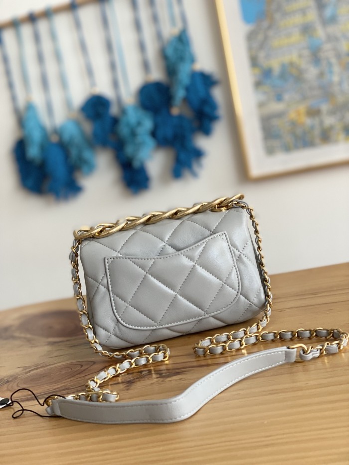 Handbag Chanel 3365 size 17X11.5X8.5 Cm