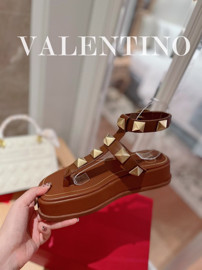 VALENTINO GARAVANI Roman Stud WOMEN 1
