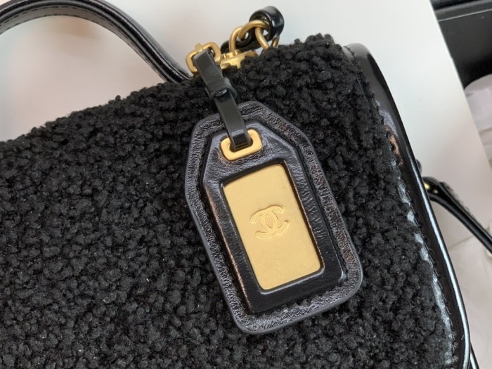 Handbag Chanel size 𝟷𝟽*𝟸𝟶.𝟻 *𝟼 𝚌𝚖