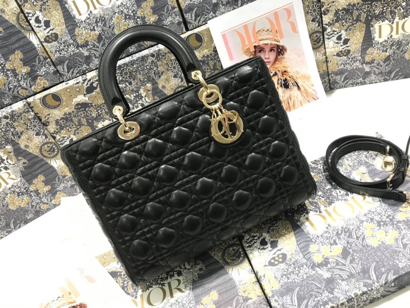 Handbag Dior M0566 size 32*25*11 cm