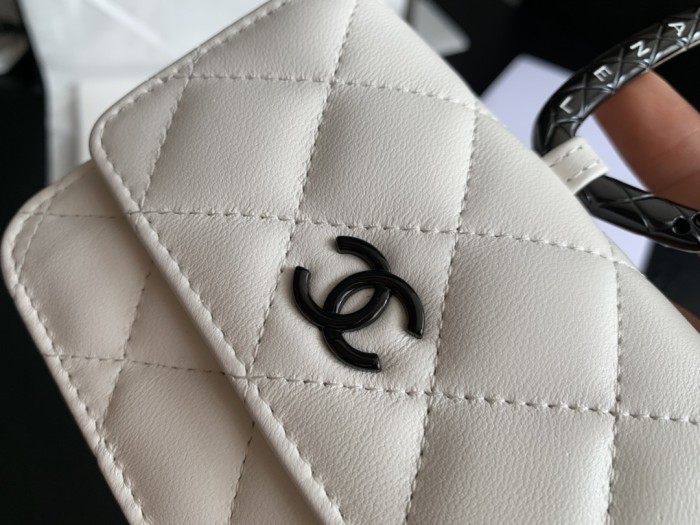 Handbag Chanel AP2397 size 9cmx11cmx3.8 cm