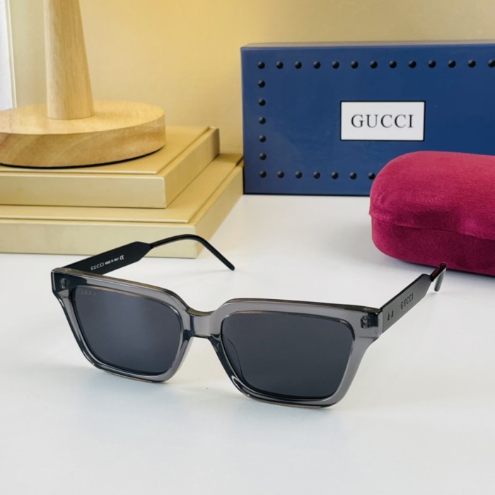 Sunglasses Gucci GG0975S