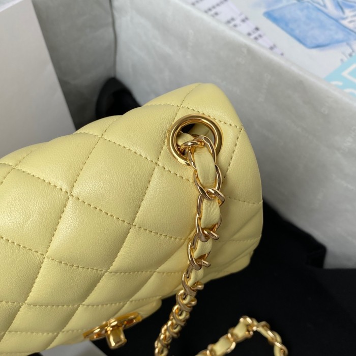 Handbag Chanel size 17 cm