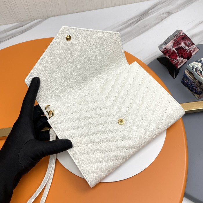 Handbags SAINT LAURENT 617662 size 21x16x3 cm