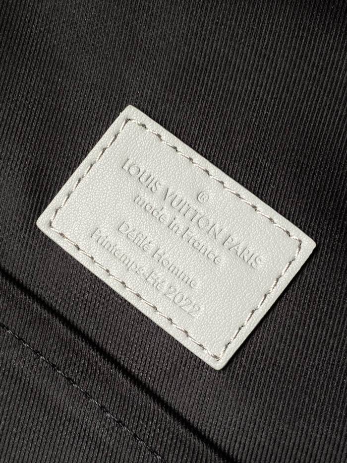 Handbag Louis Vuitton M46105 size 33 x 41 x 18 cm