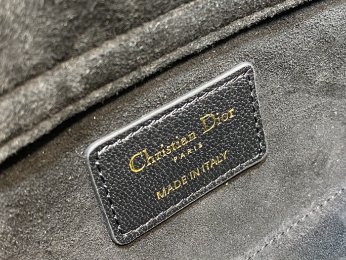 Handbag Dior size 22.5*6*11.5 cm